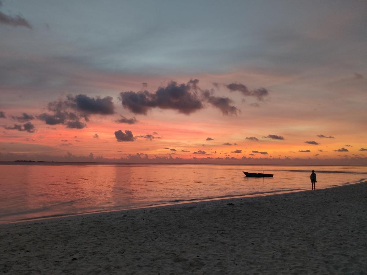 Ukulhas Villa Beach Hotel מראה חיצוני תמונה
