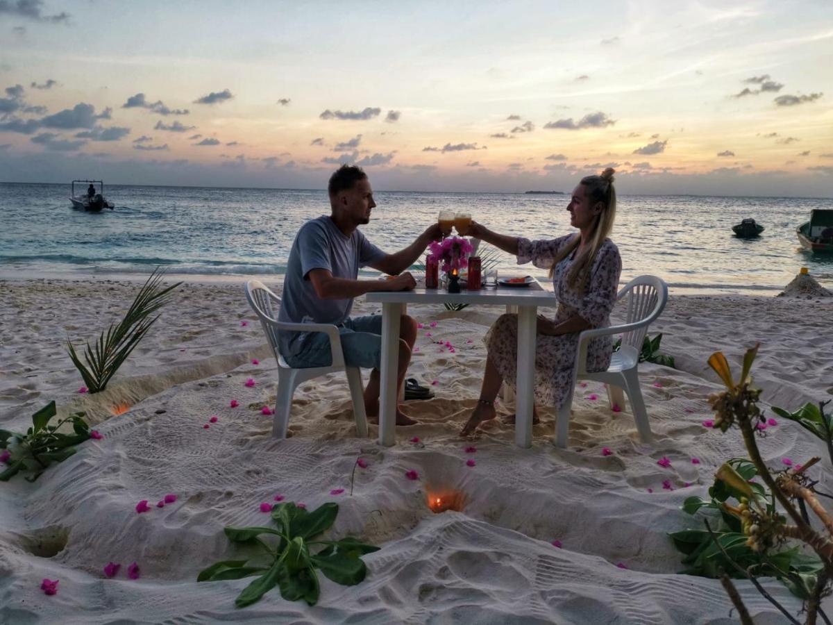 Ukulhas Villa Beach Hotel מראה חיצוני תמונה