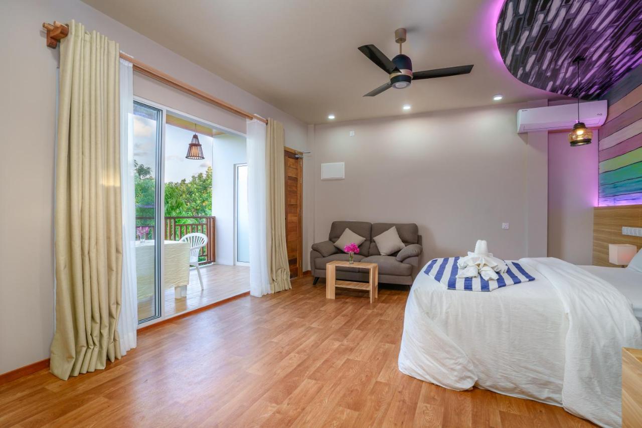 Ukulhas Villa Beach Hotel מראה חיצוני תמונה