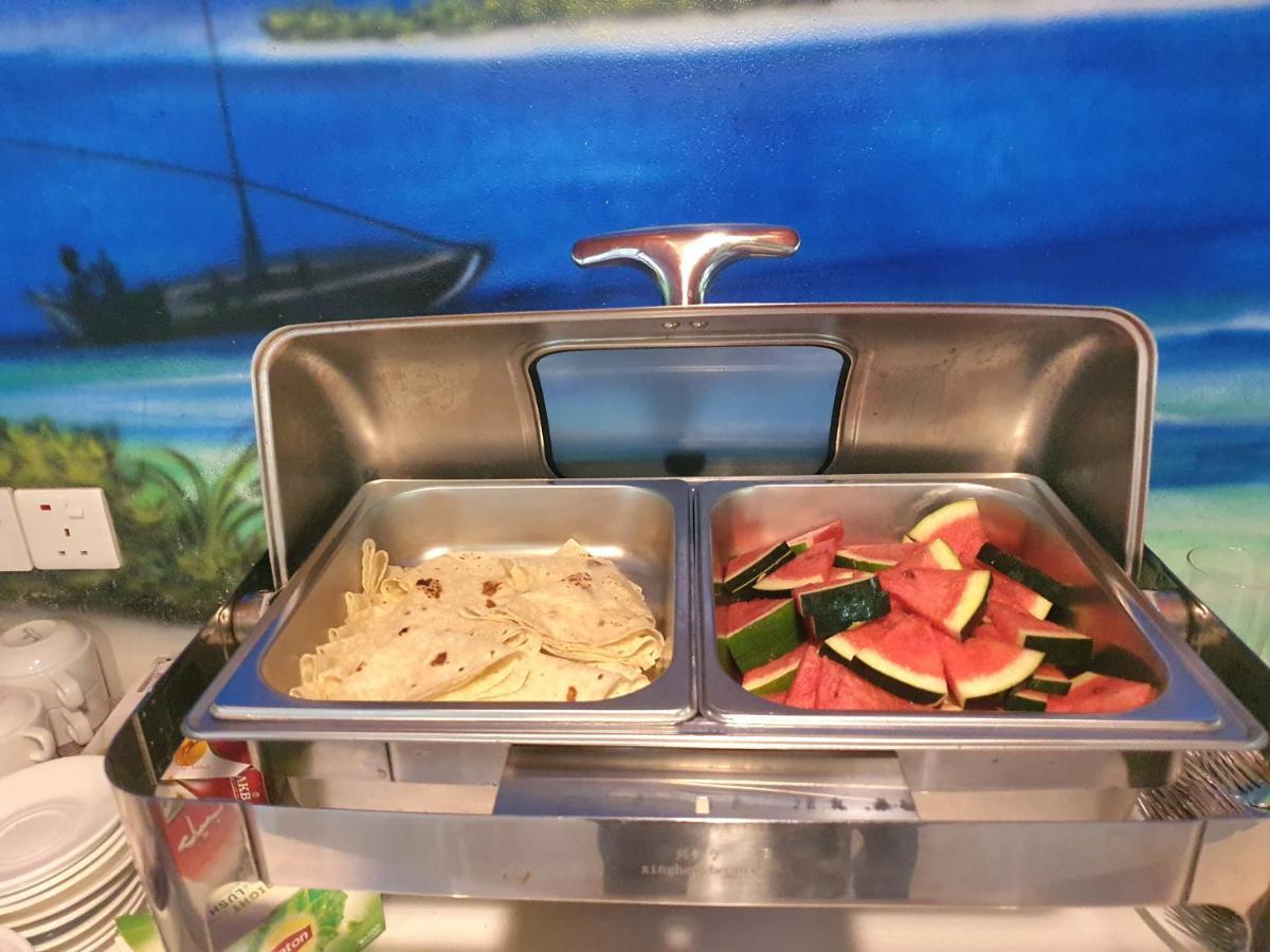 Ukulhas Villa Beach Hotel מראה חיצוני תמונה