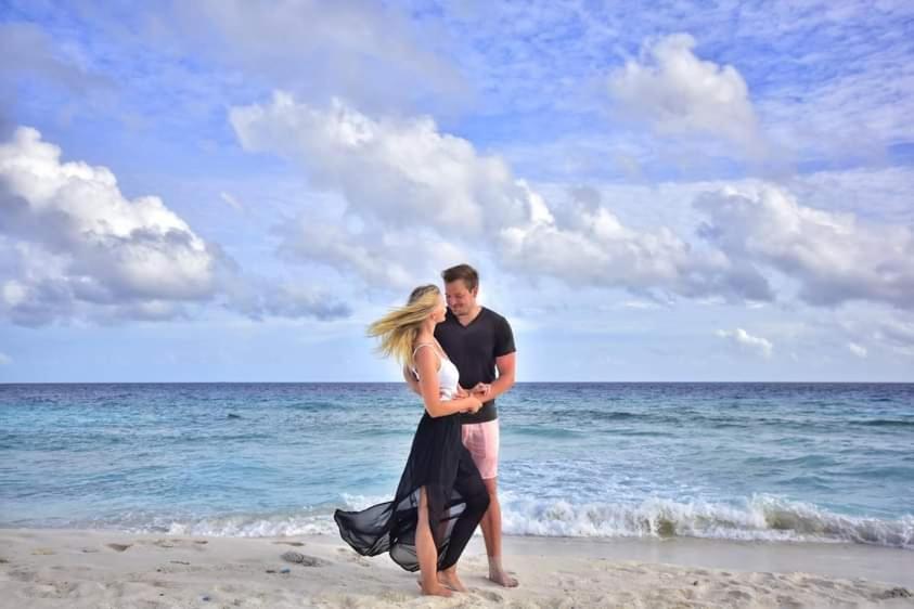 Ukulhas Villa Beach Hotel מראה חיצוני תמונה