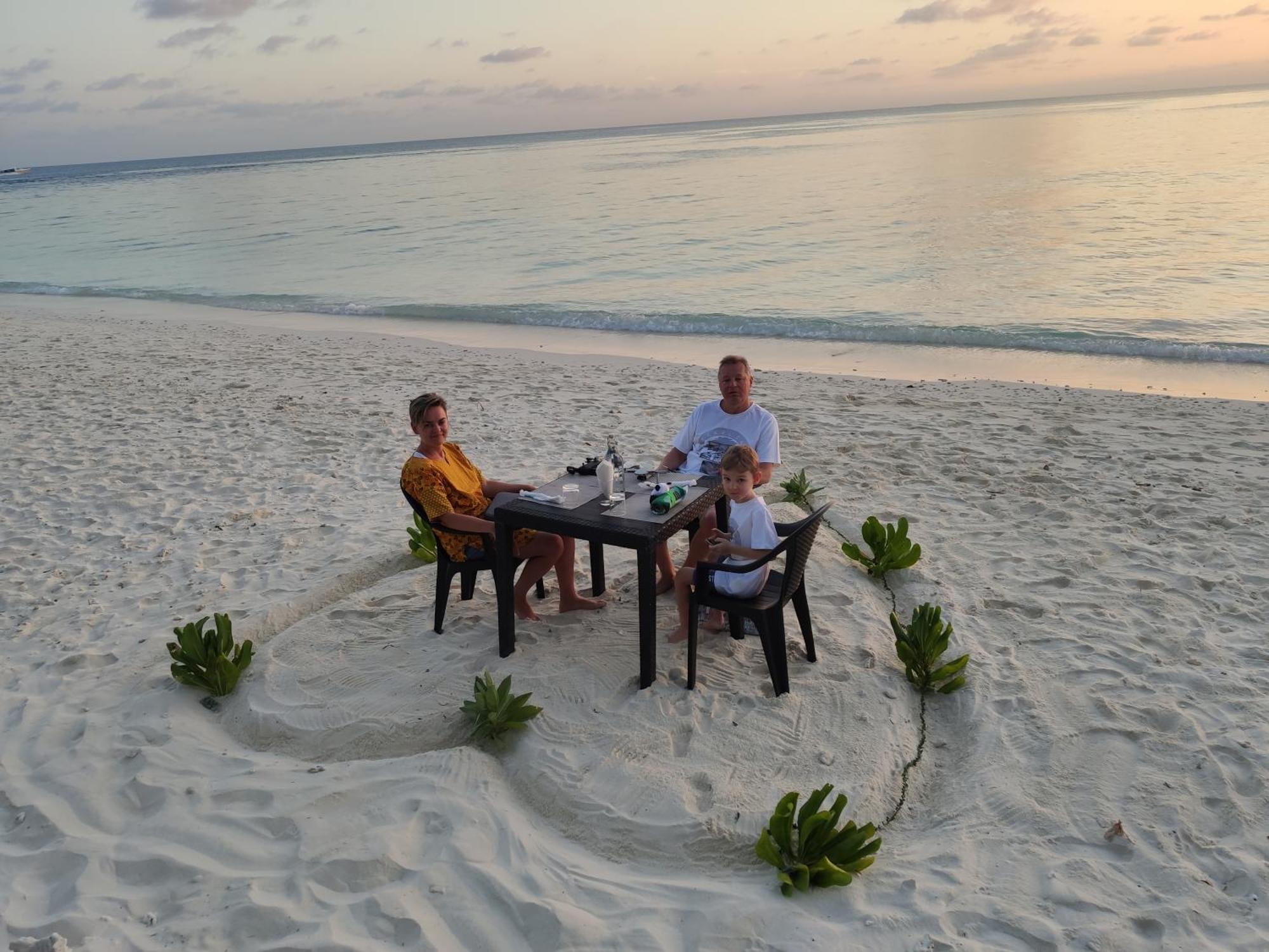 Ukulhas Villa Beach Hotel מראה חיצוני תמונה