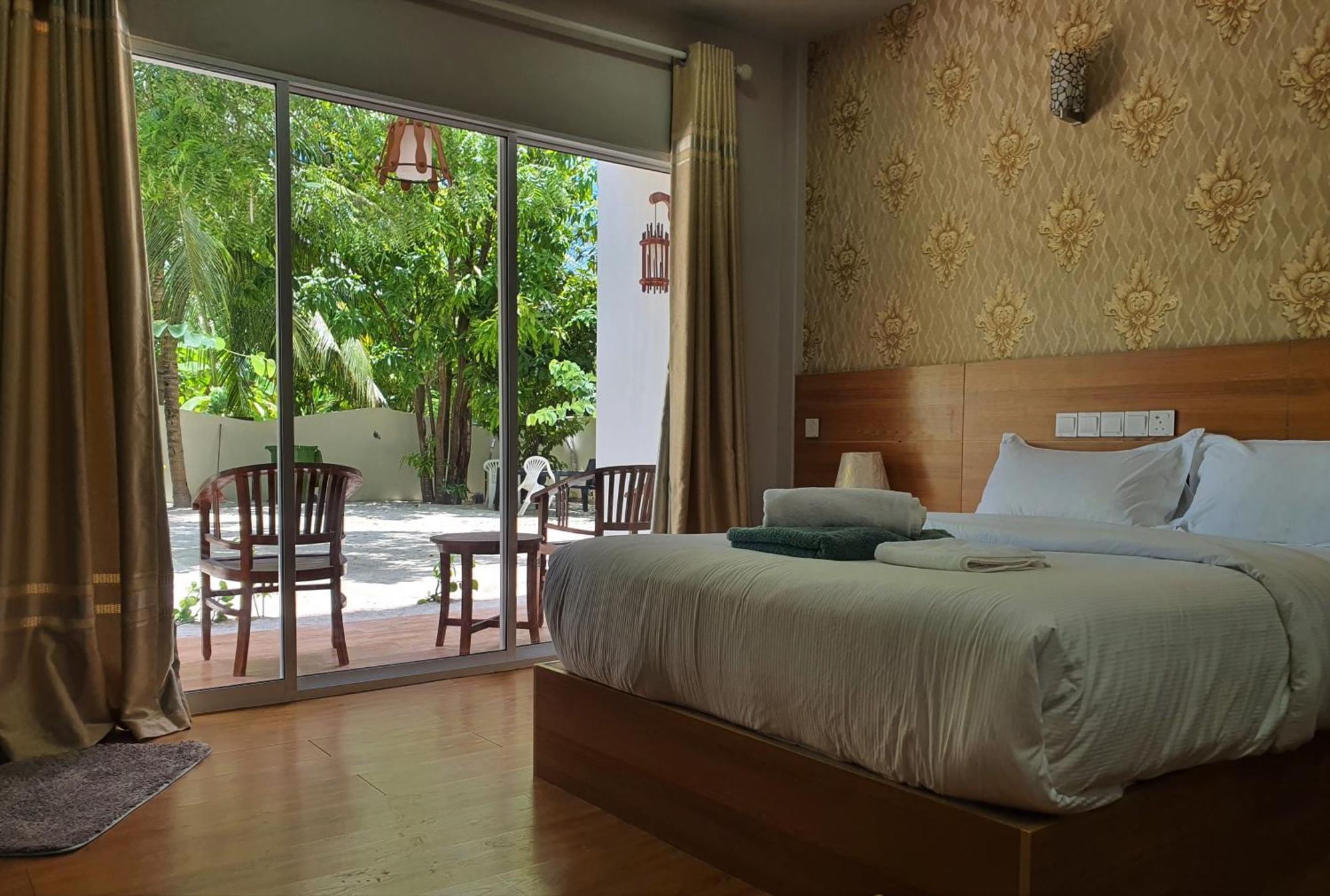 Ukulhas Villa Beach Hotel מראה חיצוני תמונה